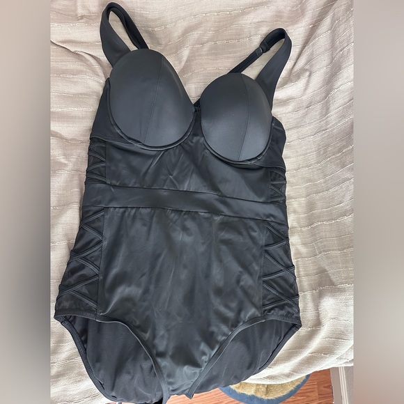 Torrid black swim suit. - Picture 1 of 4